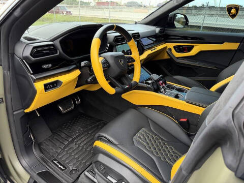 2025 Lamborghini Urus SE