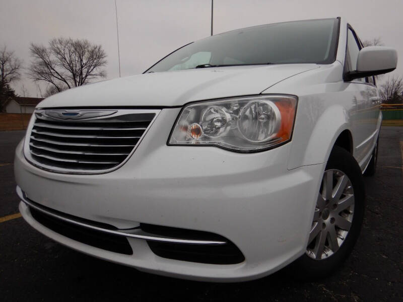 2015 Chrysler Town and Country for sale at Car Luxe Motors in Crest Hill IL