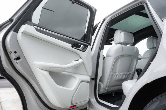 2025 Porsche Macan GTS