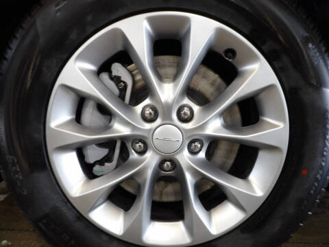 2027 Chrysler Pacifica Select