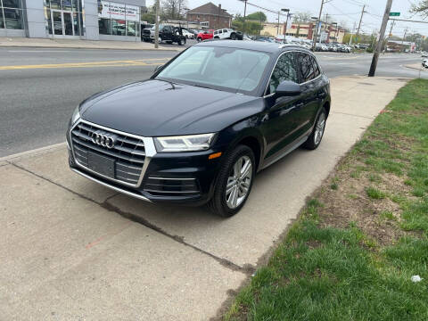 2018 Audi Q5 2.0T quattro Premium Plus