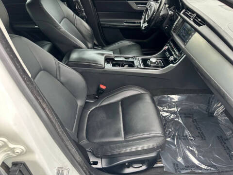 2017 Jaguar XF 35t Premium