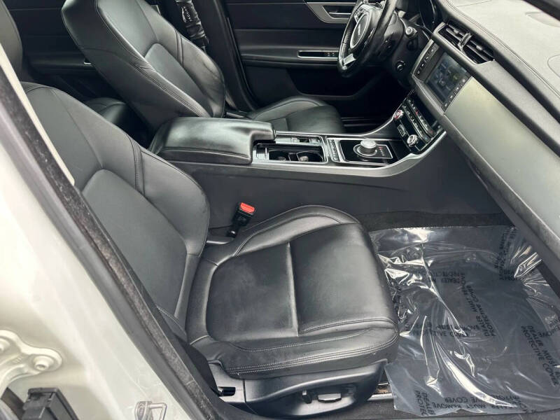 2017 Jaguar XF 35t Premium