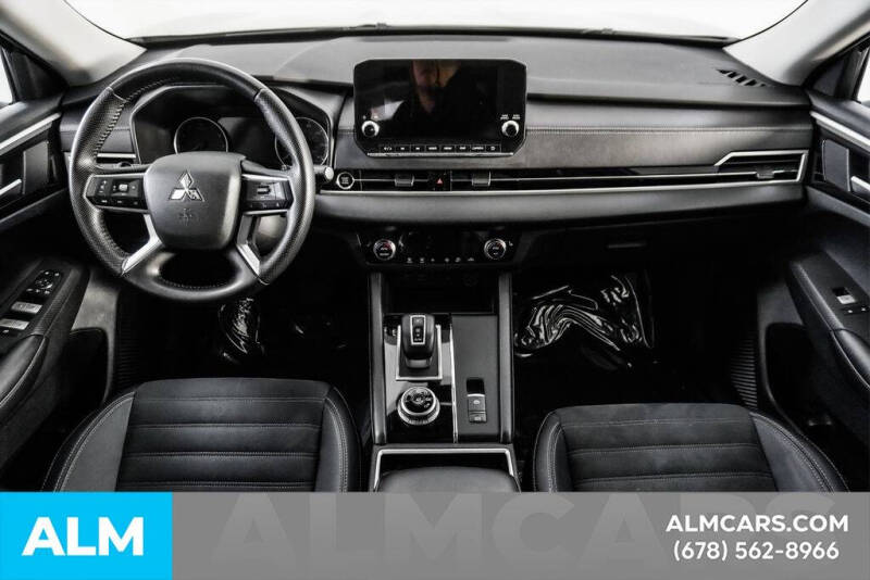 2024 Mitsubishi Outlander SE