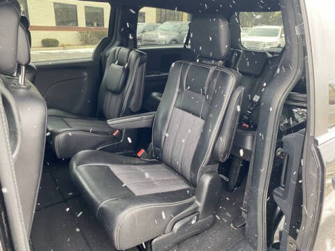 2015 Chrysler Town and Country S