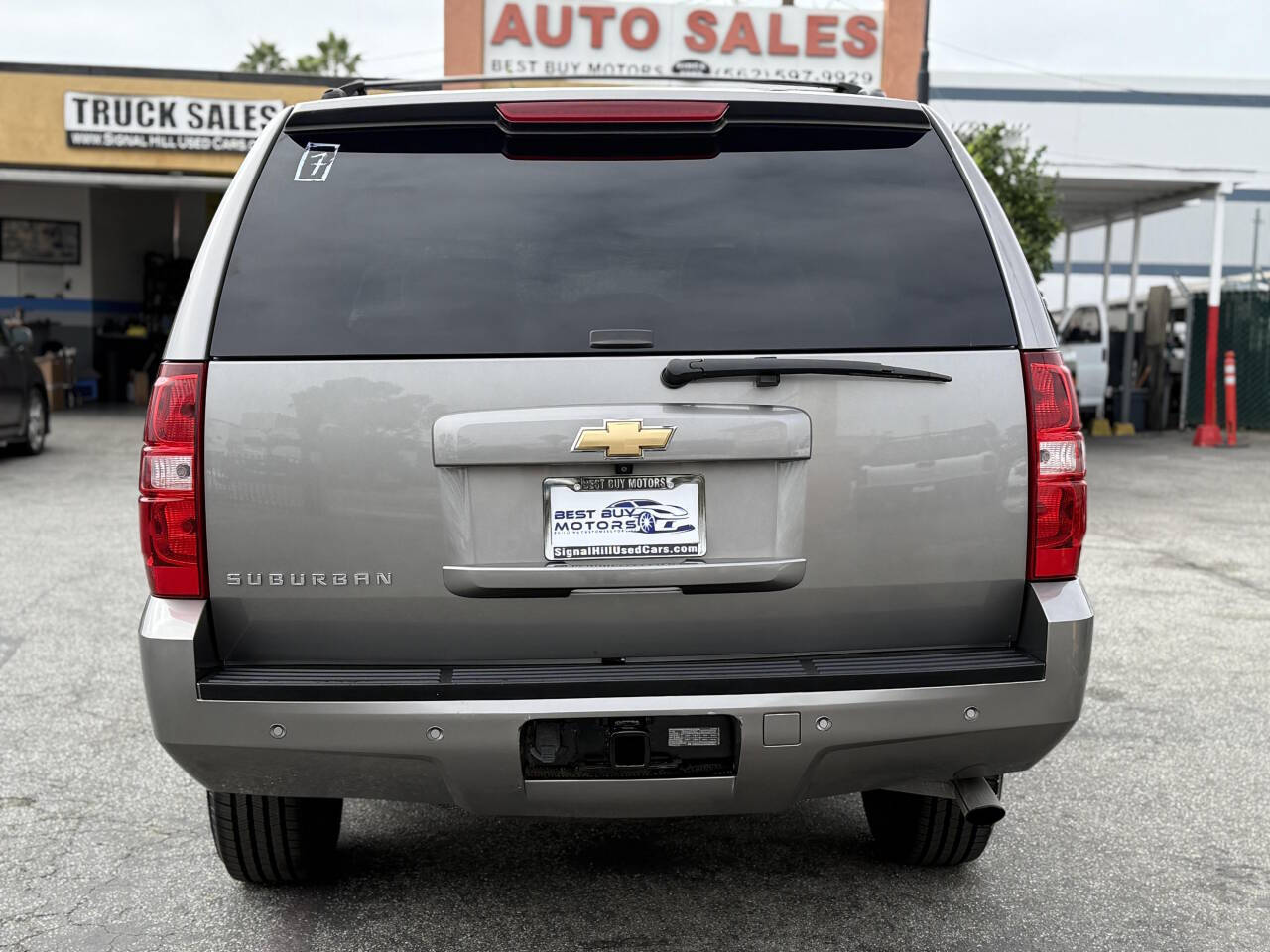 2007 Chevrolet Suburban for sale at Best Buy Motors in Signal Hill, CA