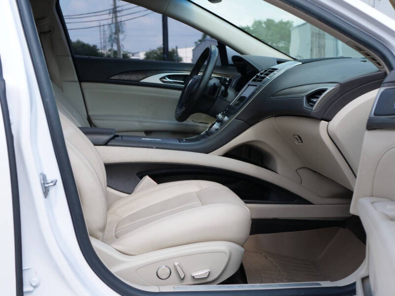 2017 Lincoln MKZ Select