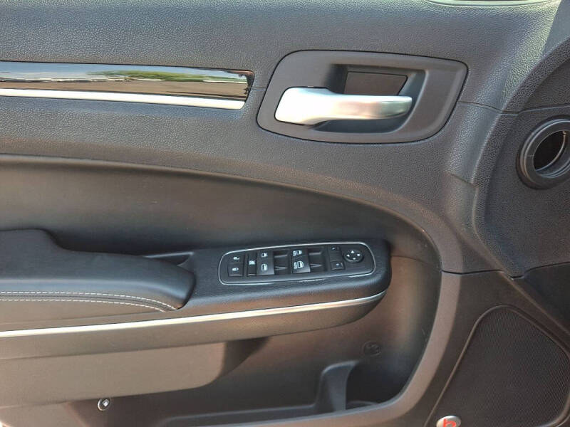 2017 Chrysler 300 S