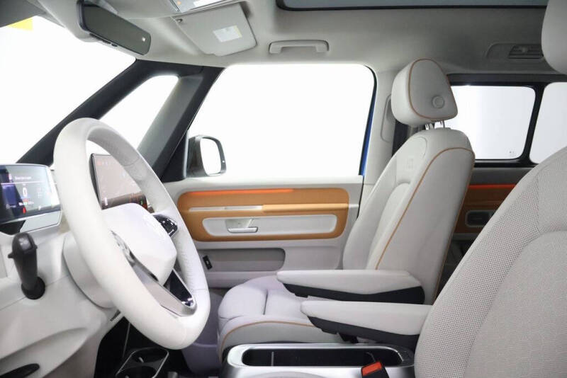 2025 Volkswagen ID. Buzz Pro S Plus 4Motion