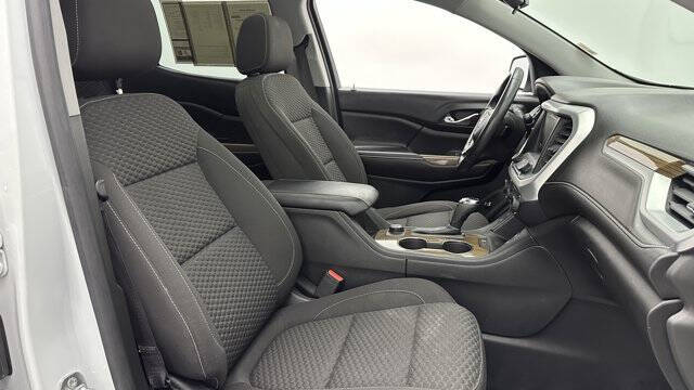 2017 GMC Acadia SLE-2