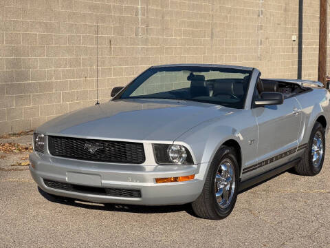 2005 Ford Mustang V6 Deluxe