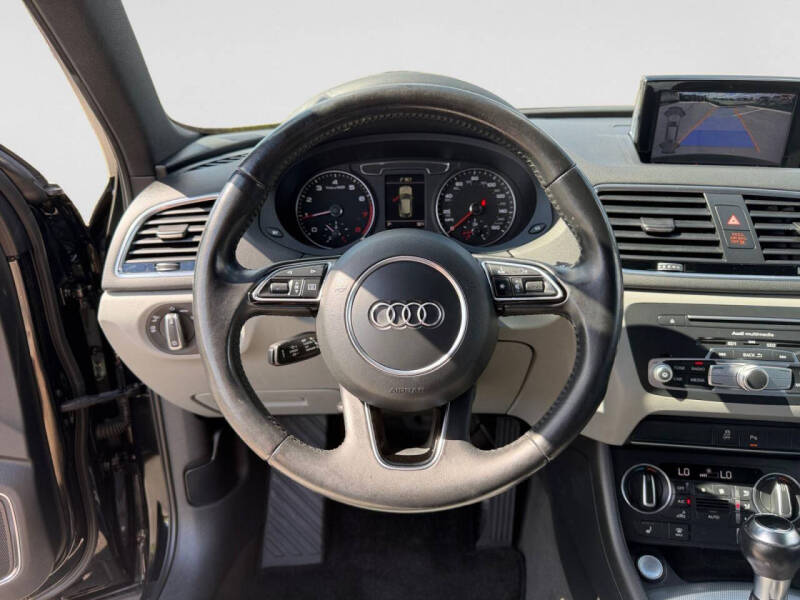 2016 Audi Q3 2.0T quattro Prestige