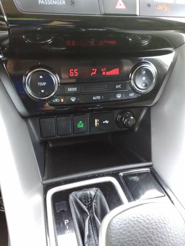 2023 Mitsubishi Eclipse Cross ES