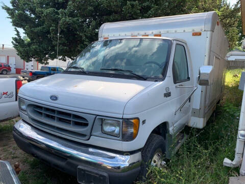 2002 Ford E-Series for sale at ALVAREZ AUTO SALES in Des Moines IA