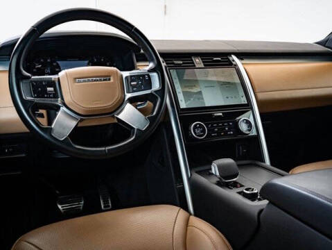 2023 Land Rover Discovery P300 S R-Dynamic