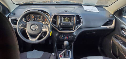 2017 Jeep Cherokee Sport