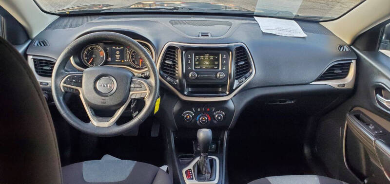 2017 Jeep Cherokee Sport