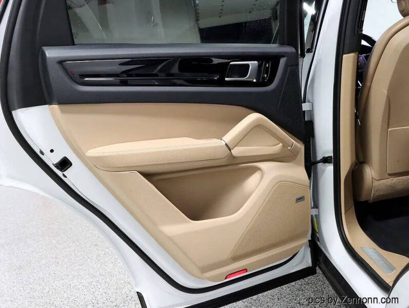 2020 Porsche Cayenne Coupe