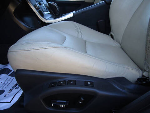 2015 Volvo V60 Cross Country T5 Platinum