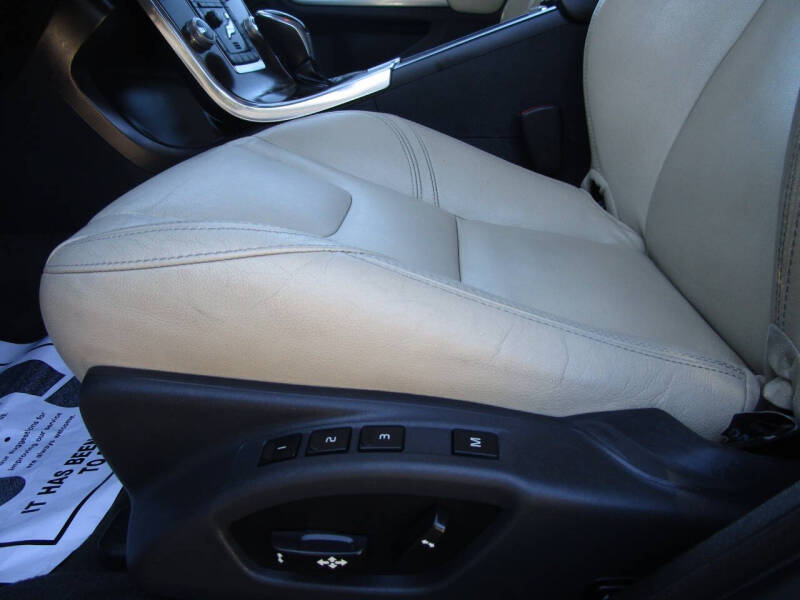 2015 Volvo V60 Cross Country T5 Platinum