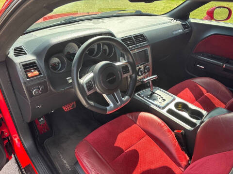 2014 Dodge Challenger SRT8