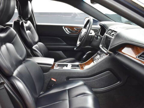 2018 Lincoln Continental Premiere