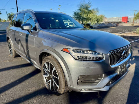 2020 Volvo XC90 T6 Momentum 6-Passenger