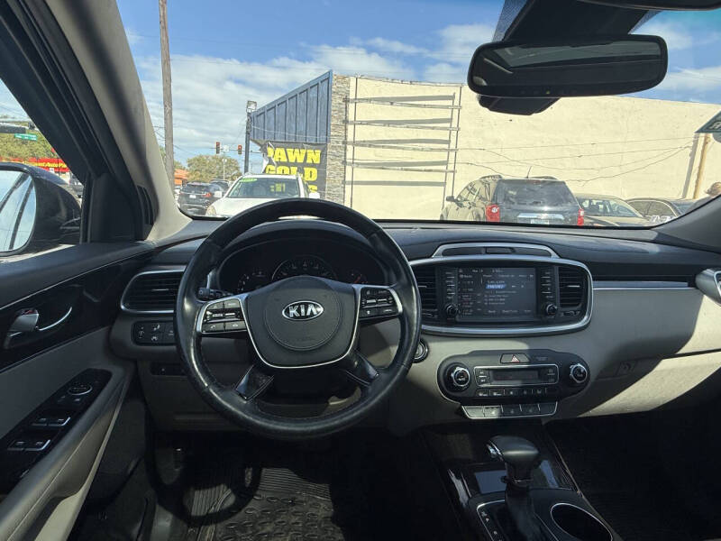 2019 Kia Sorento EX V6
