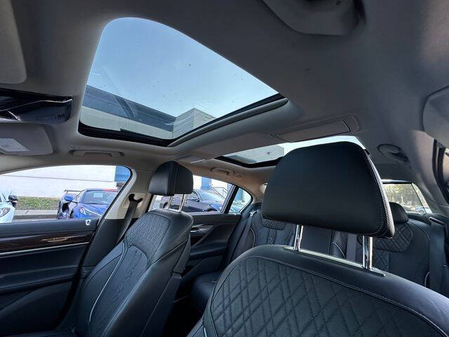 2020 BMW 7 Series 740i