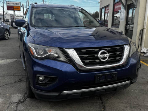 2017 Nissan Pathfinder SL