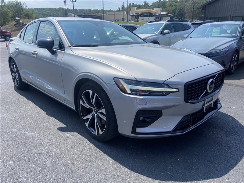 2025 Volvo S60 B5 Core