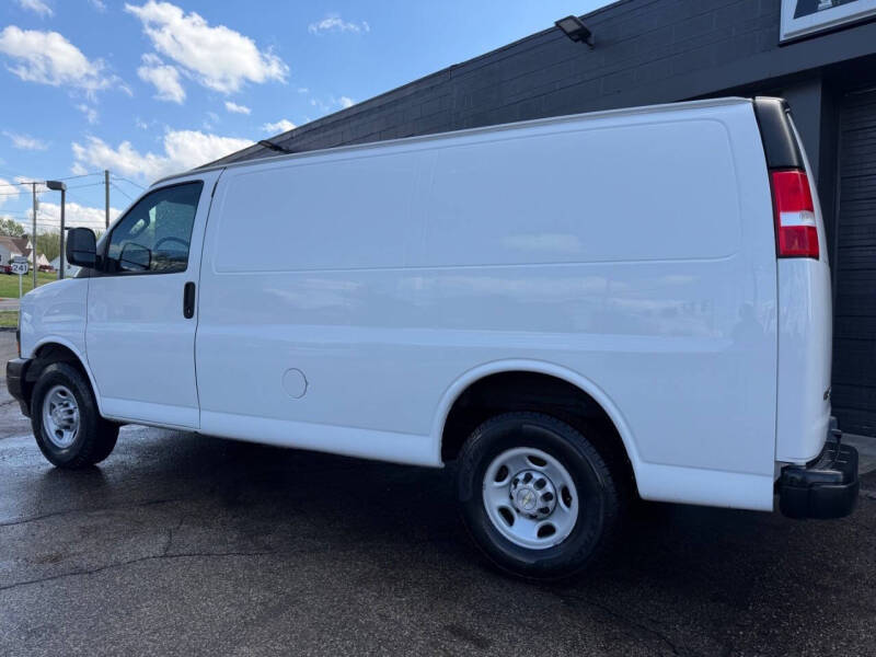 2021 Chevrolet Express 2500