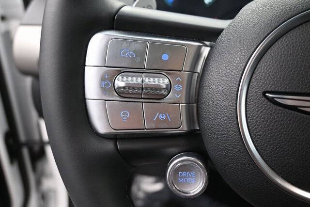 2025 Genesis GV60 Standard