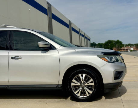 2018 Nissan Pathfinder SV