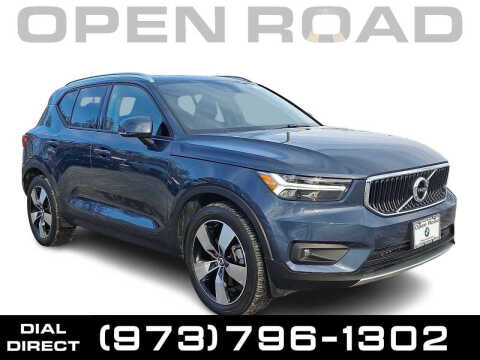 2022 Volvo XC40 T5 Momentum