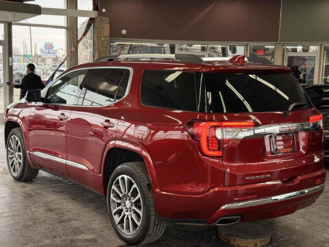 2023 GMC Acadia Denali