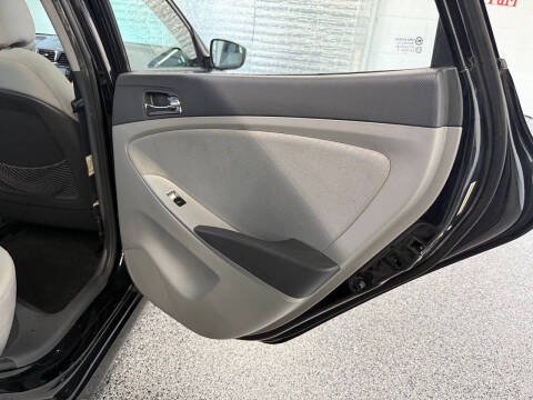 2012 Hyundai Accent SE
