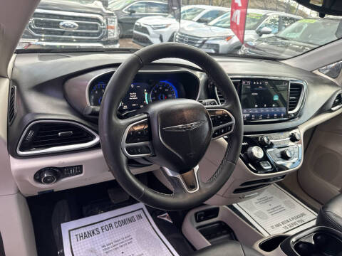 2024 Chrysler Pacifica Touring L