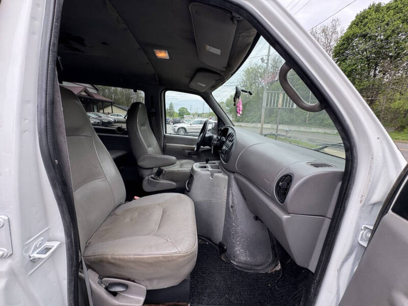 2002 Ford E-Series E-350 SD XLT