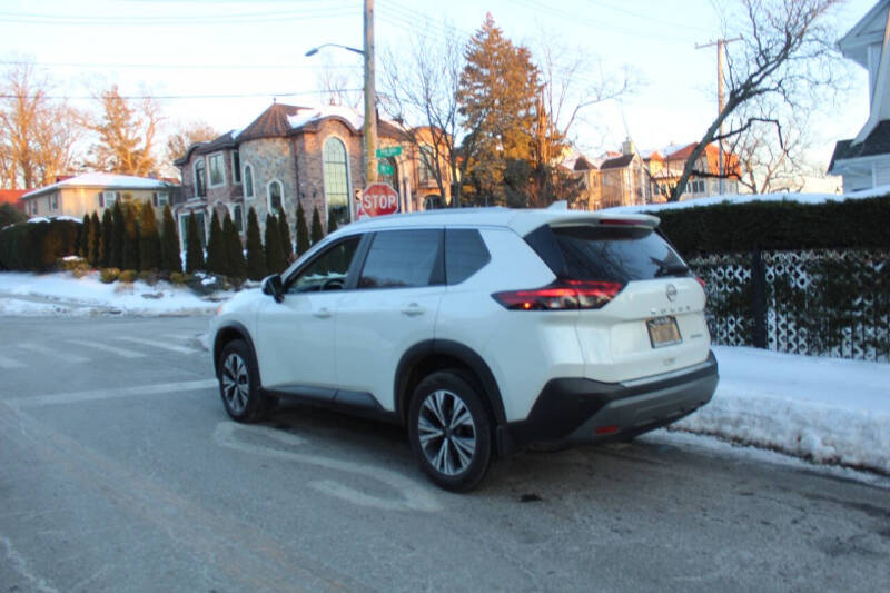 2022 Nissan Rogue SV