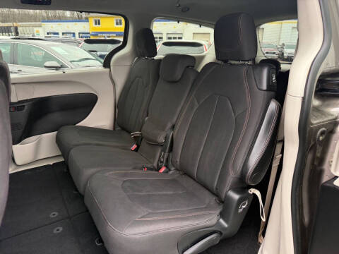 2017 Chrysler Pacifica Touring Plus