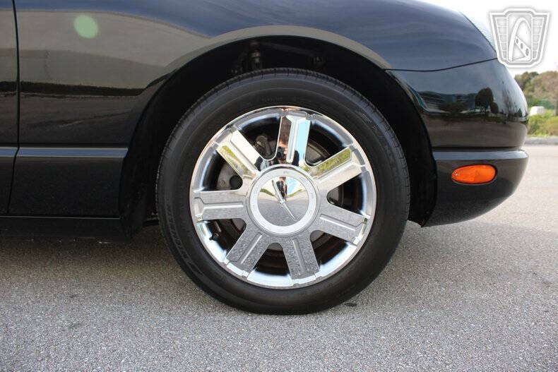 2005 Ford Thunderbird Deluxe