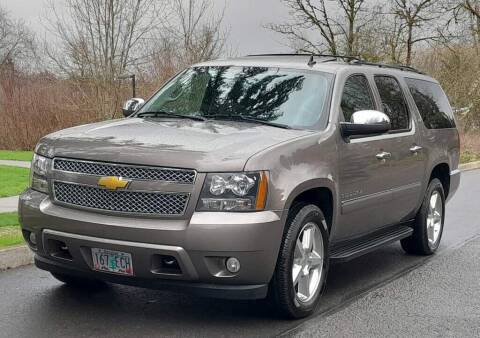 2013 Chevrolet Suburban for sale at CLEAR CHOICE AUTOMOTIVE in Milwaukie OR