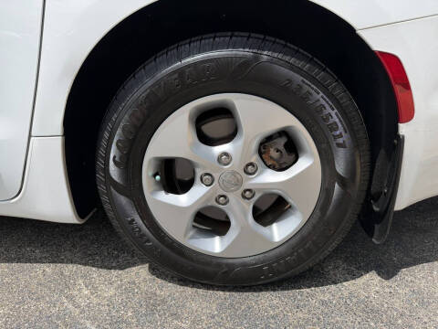 2017 Chrysler Pacifica Touring-L Plus