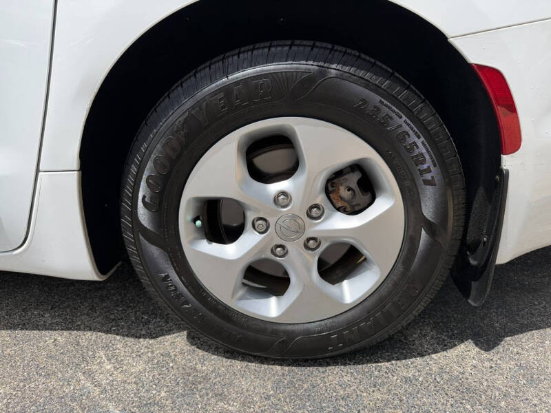 2017 Chrysler Pacifica Touring-L Plus