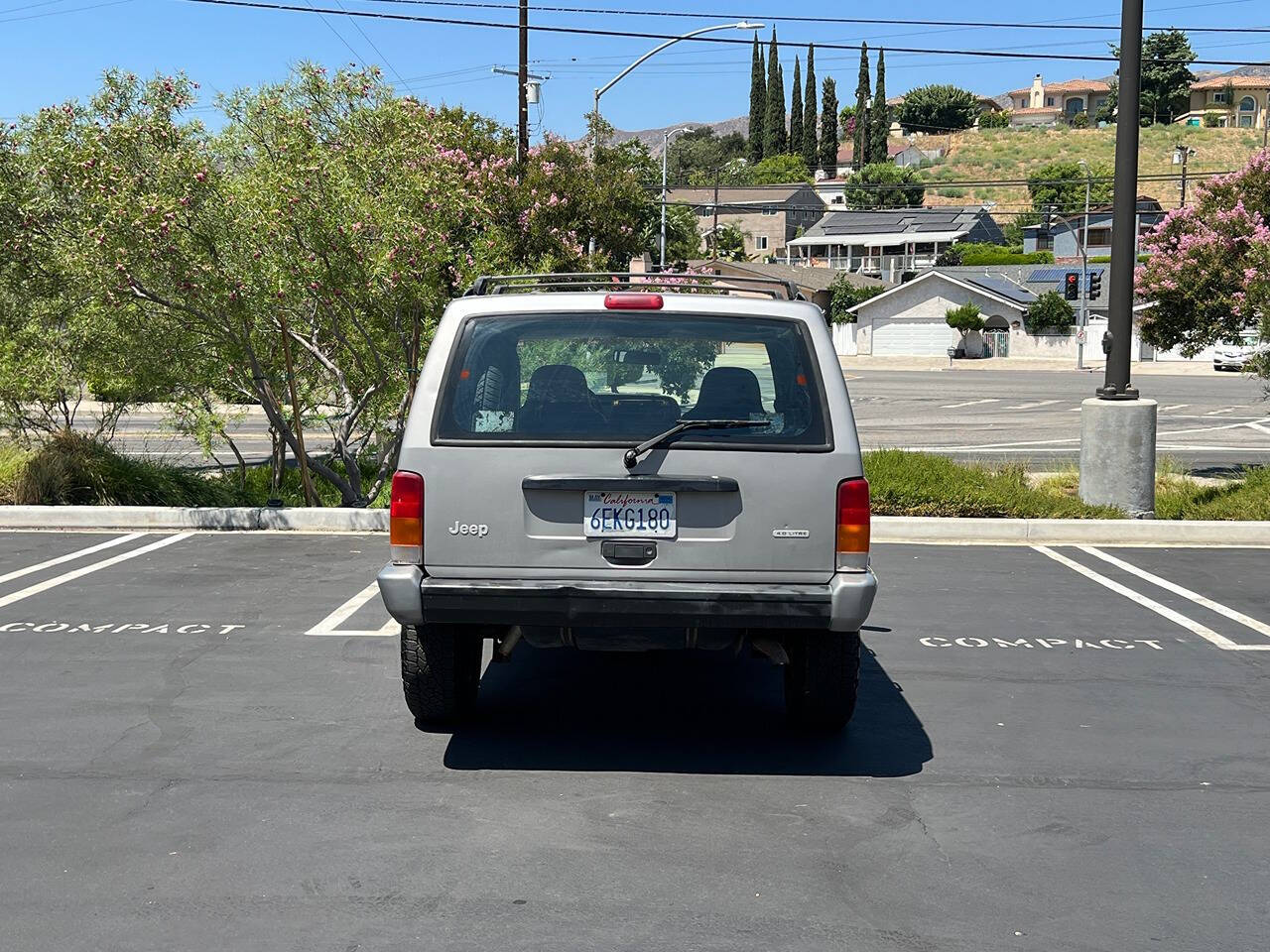 2000 Jeep Cherokee for sale at R&G Auto Sales in Tujunga, CA