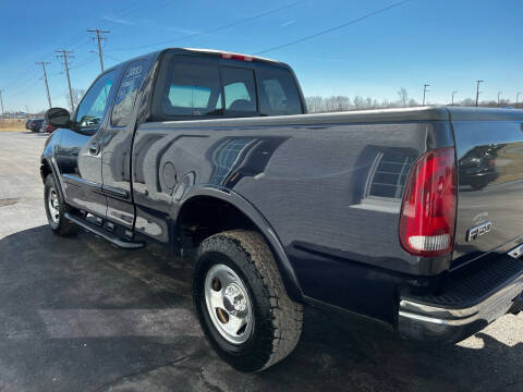 1999 Ford F-150 for sale at Caps Cars Of Taylorville in Taylorville IL
