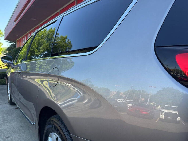 2017 Chrysler Pacifica Touring-L