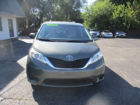 2011 Toyota Sienna LE 7-Passenger