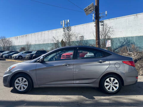 2016 Hyundai Accent SE